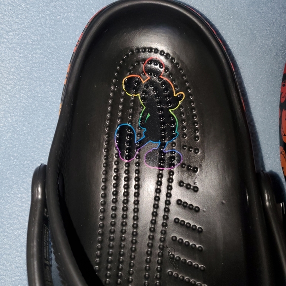 Disney Mickey Rainbow Crocs - Picture 5 of 10